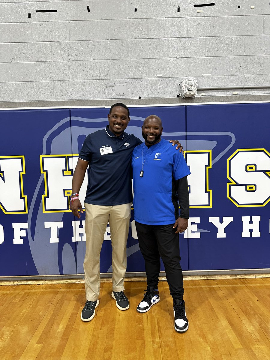 Great to have my brother @CoachWatkinsUNH From University of New Hampshire stop by @LymanFootball24 to talk about some Football players. ☝🏿 #FinishWhatYouStarted @FlaHSFootball @PrepRedzoneFL @UNH_Football @Recruit_Lyman @Lyman_Athletics @LymanHighSchool