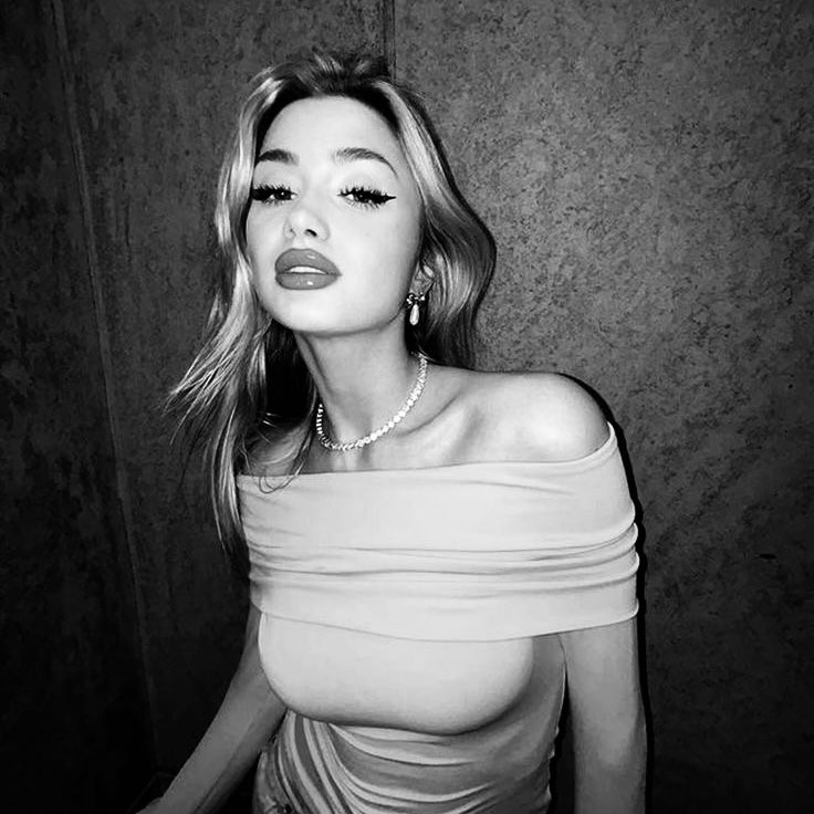 mieczoor's tweet image. 𝑆𝑃𝑂𝐽𝐿𝐸𝑅❤️‍🩹

jaka matka taki syn

Beverly                                                 Nico
“durniodupku”                           “dupowłazie
#BlackLies