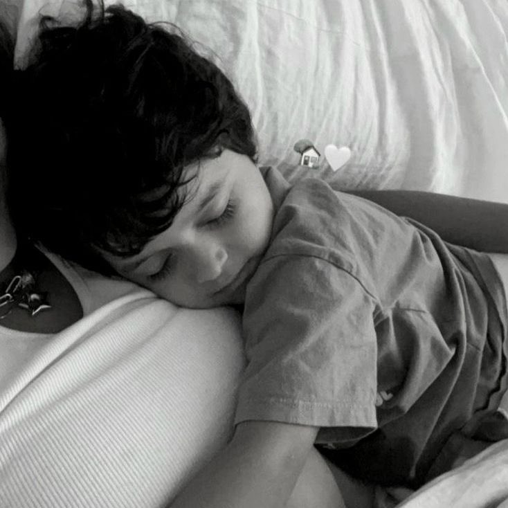 mieczoor's tweet image. 𝑆𝑃𝑂𝐽𝐿𝐸𝑅❤️‍🩹

jaka matka taki syn

Beverly                                                 Nico
“durniodupku”                           “dupowłazie
#BlackLies