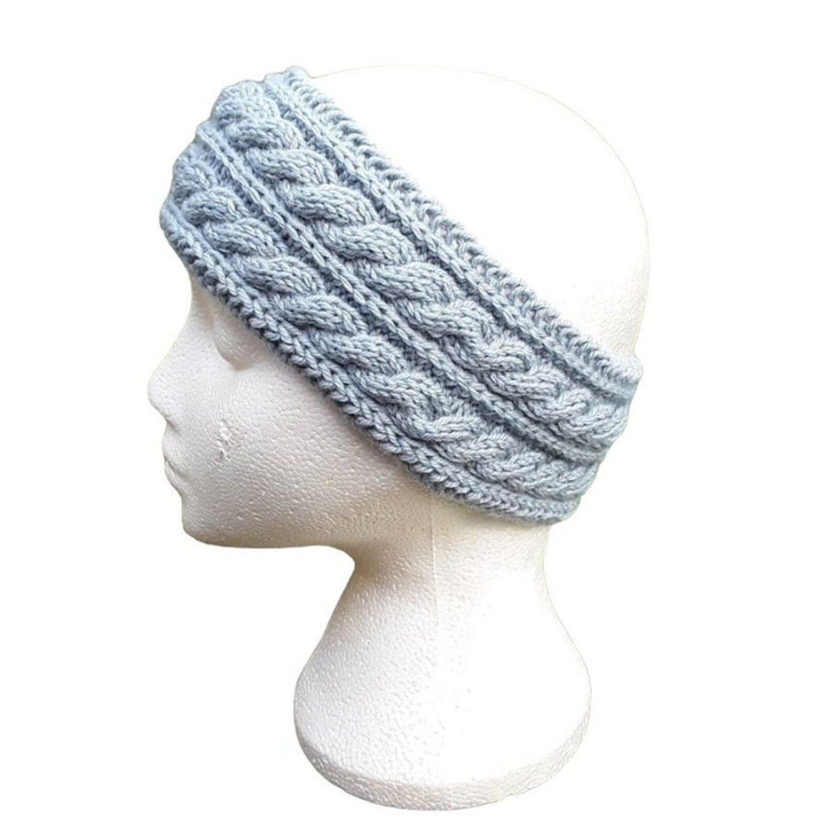 #MHHSBD 

𝗟𝗮𝗱𝗶𝗲𝘀 𝘄𝗼𝗼𝗹 𝗵𝗲𝗮𝗱𝗯𝗮𝗻𝗱 

Stay stylish and cozy with this hand-knitted headband in grey-green. Features elegant rope cables, made from 100% wool for warmth and comfort. 

Full details in comments ⬇️