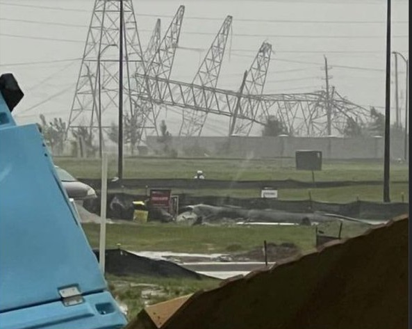 In2ThinAir's tweet image. Food for thought...
Those electrical towers that crumbled to the ground, are DESIGNED to NOT fall down in wind storms...Even big ones.
This is a total disaster for Texas. It's not the 1st this week either.
This was a mini #Hurricane to say the least!
Those who follow me...…