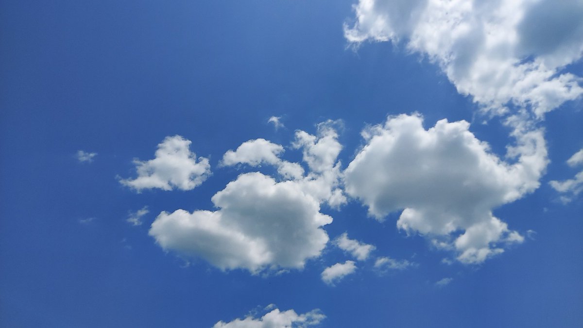 かわいい雲ですな

#風景写真 #キリトリノセカイ #スマホ写真