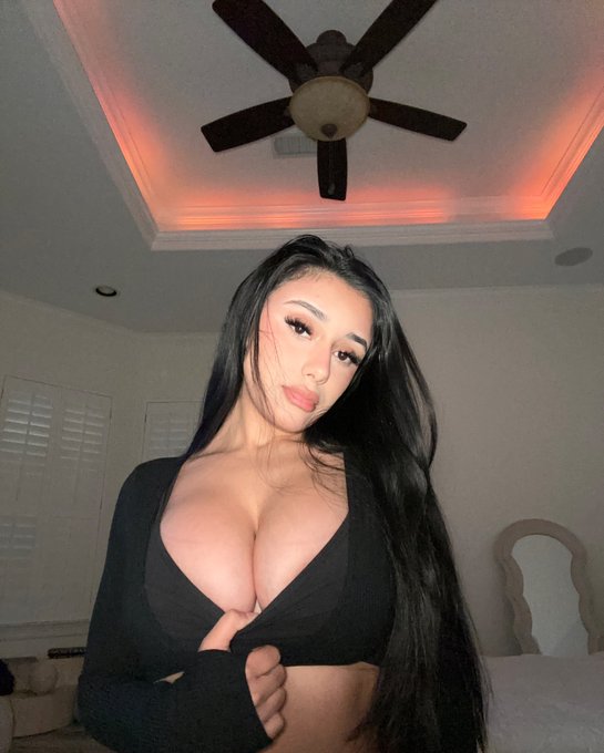 hola cola https://t.co/RlmPSeOiOH