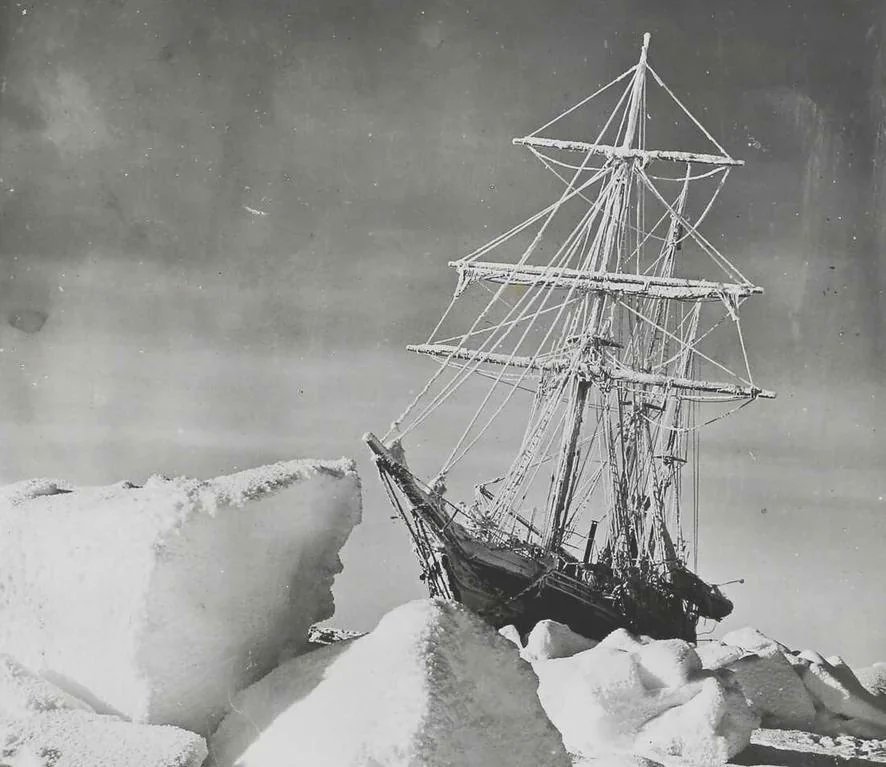 RareHPhotos's tweet photo. The Endurance ship being stuck in the Antarctic ice (forever), 1915 https://t.co/zGKcpXaFgC