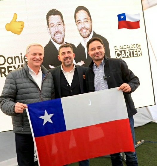 gente republicanos, patriotas en la FLORIDA  APOYAMOS  a DANIEL REYES, todos apoyandolo, con fuerza, ya que KAST 2025 LO apoya y CARTER 2030 lo apoya , vamos unidos por chile REPUBLICANOS Y PATRIOTAS  A MOVERSE.