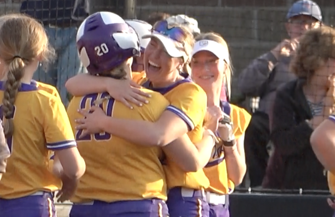 Channel1450com's tweet photo. Williamsville Walks It Off Against Dee-Mack to Move Into Regional Title Game:
https://t.co/B76F6rXBjw https://t.co/mh4hJrm7iW