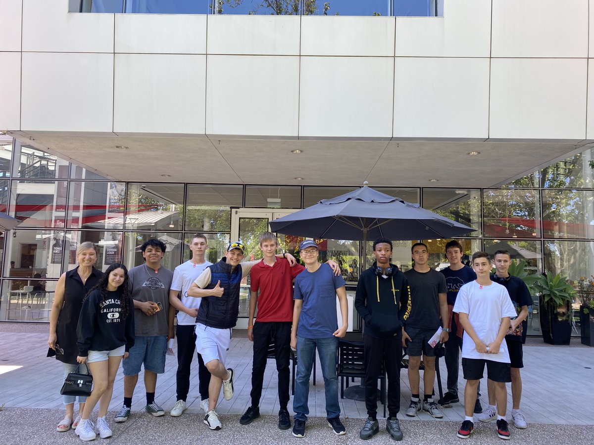 Futures14580014's tweet image. PLTW students had a great time at the Computer History &amp;amp; Intel museums in Silicon Valley. #GccLevelUp @GCC_Charters
#ElevateOurImpact #UnleashingGreatness