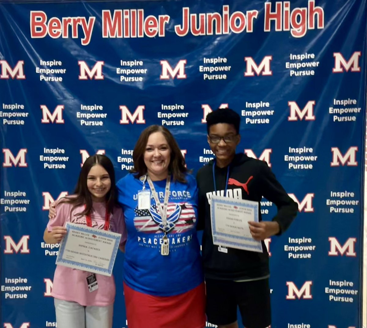 These two have made my time teaching #InvestigatingCareers this year rewarding. Good questions, good conversations & I’m so excited to have them in my yearlong class next year!❤️💙🐾🎥 @BerryMiller_JH #WhyITeach