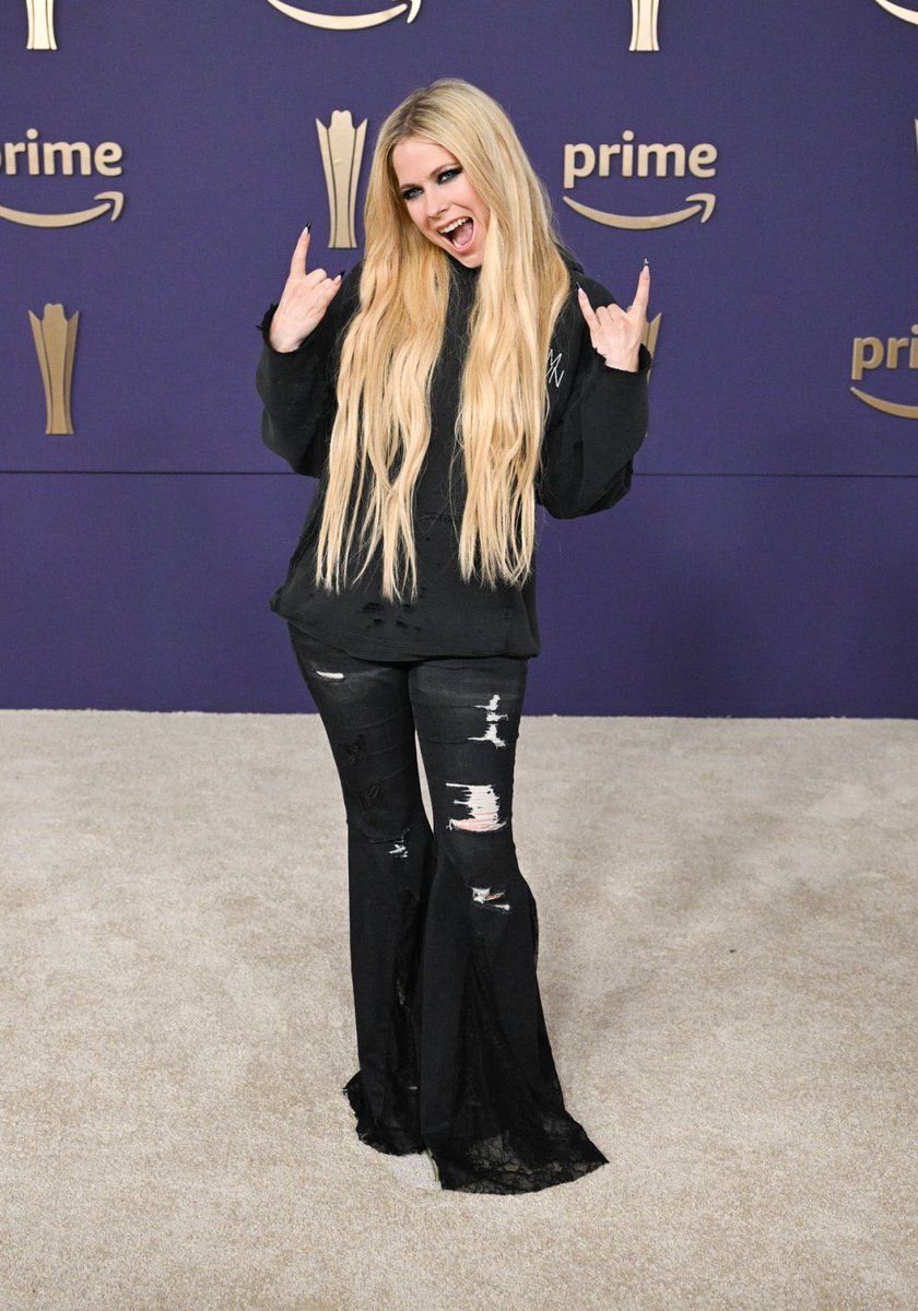 Avril Lavigne , minha religião #ACMAwards