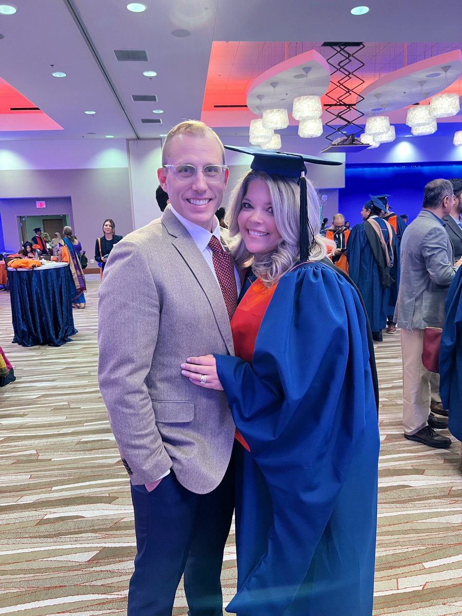 Whitney_Tech's tweet photo. Last weekend I walked across the stage for the second time at @UofIllinois this time to receive my #MBA from the @giesbusiness! 🧡💙 So many people to thank for their support over the last few years, but nobody more than @hedgequote and our kids! My journey as an #Illini began… https://t.co/xrYdU39cAa