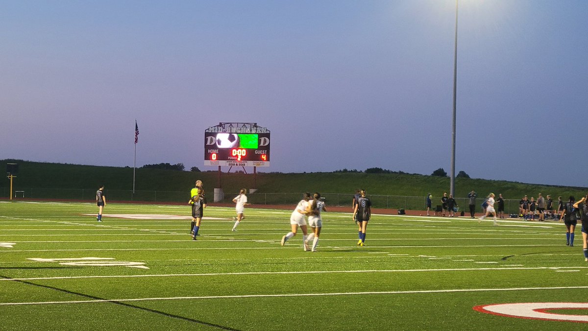 MBDragonSports's tweet photo. C1D4: @MBDragonSoccer defeats Lone Jack 4-0 to advance to the District Championship against Summit Christian Tuesday night! #MBDragonPride @SJNPSports @KQ2SPORTS @cliffnotes_pod @TommyKFEQ https://t.co/pt6Q0SMEuL