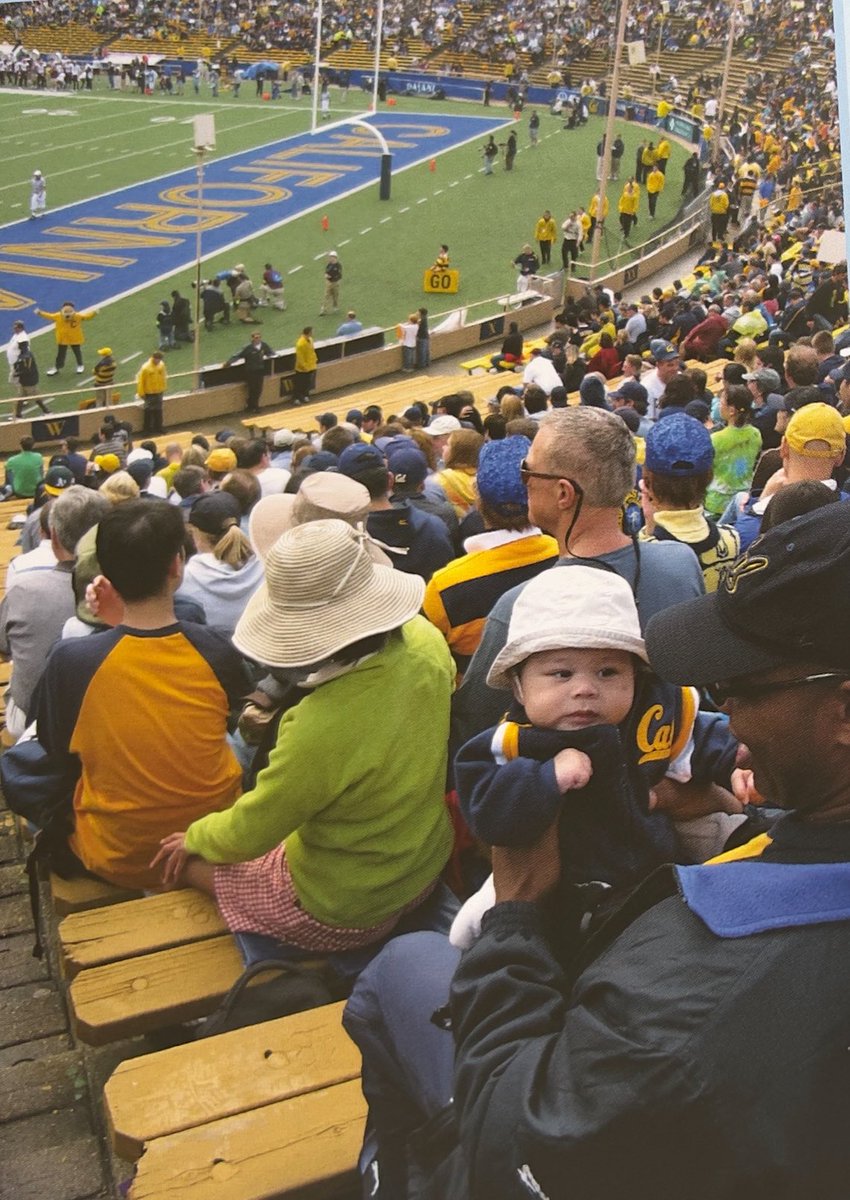 After a great showcase @RiordanSports, Extremely blessed to receive an Offer from California Berkeley. Thank You! @CoachToler #GodsPlan #GoBears 🐻 @CoachAdhir @BrandonHuffman @GregBiggins @adamgorney @ChadSimmons_ @Zack_Poff_MP @ErikRichardsUSA @DemetricDWarren @TheUCReport