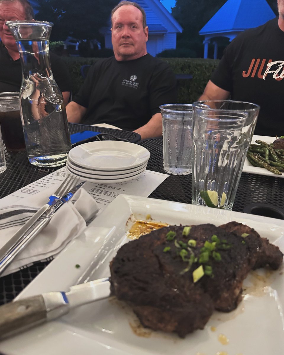 It’s not often you eat steak across from the powerlifting GOAT! Ed had a steak btw!