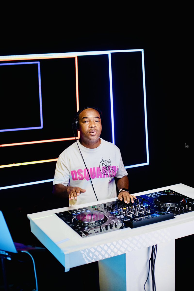 KGSmallz's tweet photo. On your TV 📺 SCREEN in few days time. @ChannelO #videomixSA #YesGod🙏🏿 https://t.co/XFX58uGyFV