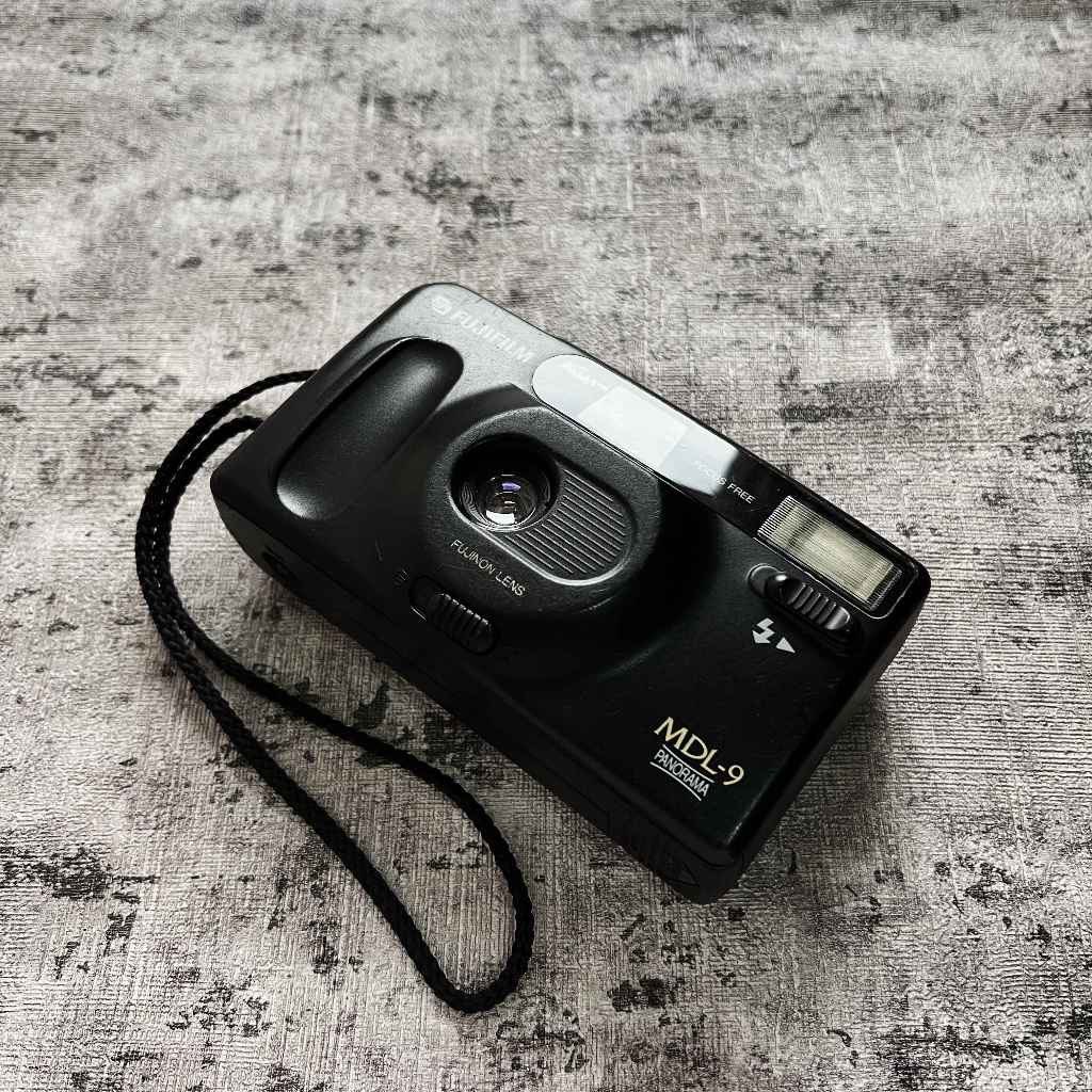 rayoffsunshinee's tweet image. seneng bgt nemu toko yang jual kamera mulai dari 100 ribuan ada kamera analog digital koleksinya lengkap🥹🫶