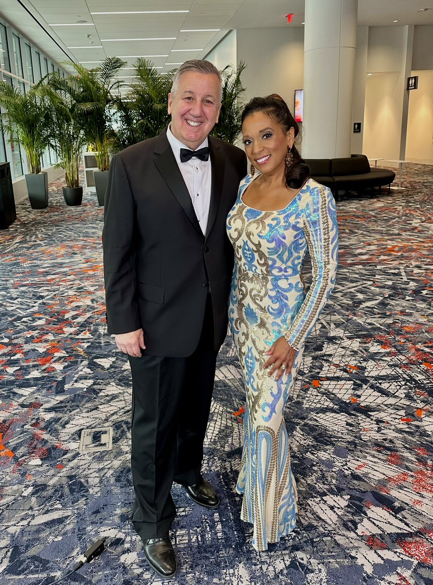 Coming to you live with @Stokum  from the Grand Opening Gala at the #BairdCenter on the 5, 6, 9, and 10 o’clock newscasts on @livenowfox