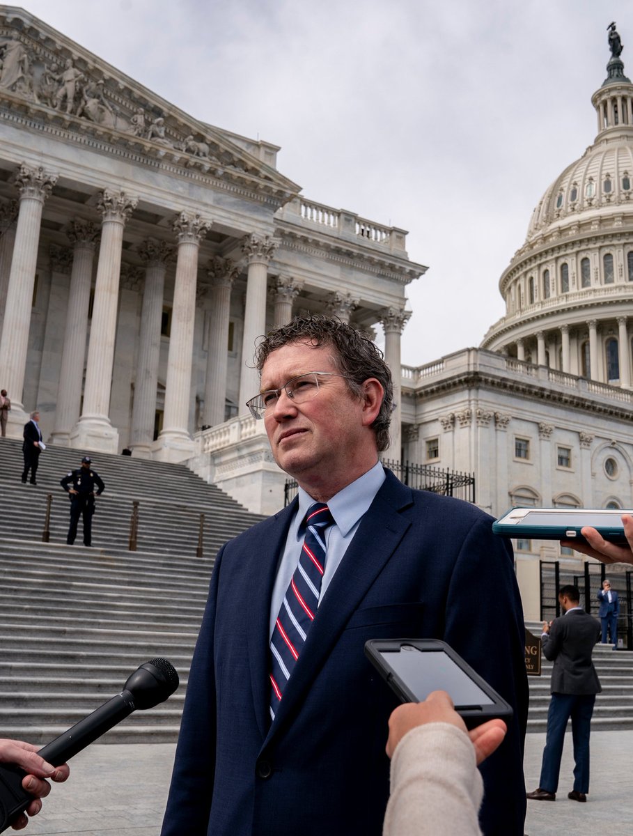 BREAKING: Thomas Massie has introduced a bill to abolish the Fed. Do you agree it's time to END THE FED?
