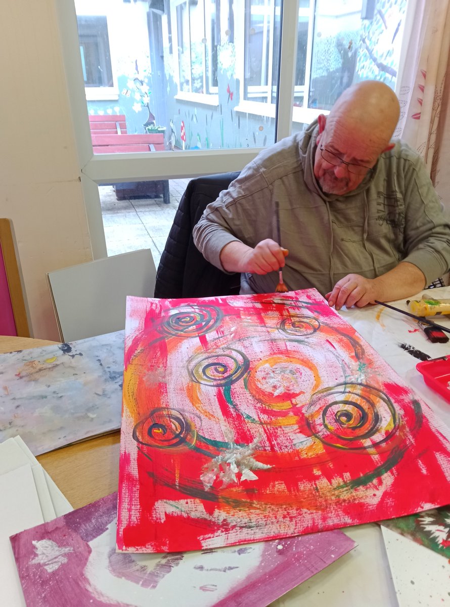 #move#mentalhealthawareness @Norbury Ward The ladies have used Abstract Expressionism to celebrate mental health awareness with Rob from SPARC