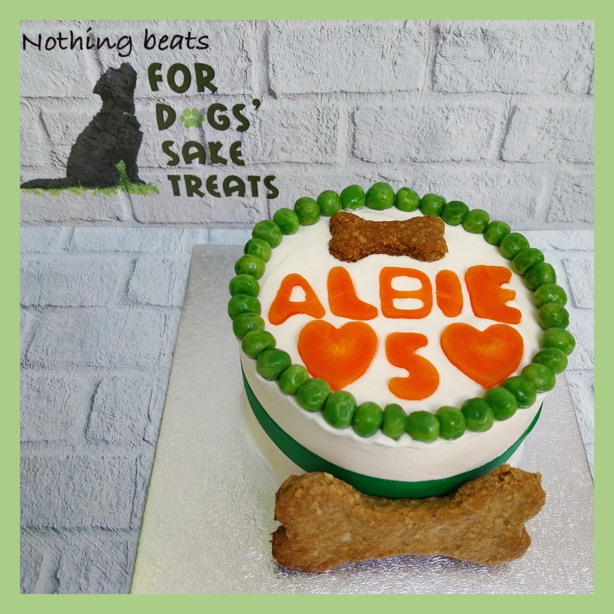 A regular pawty cake customer for 5years!!! Happy 5th birthday Albie! 💚🐶💚 #ThursdayWishes #QueenOf