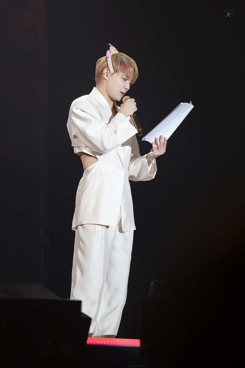 ilpal1215's tweet photo. 난 아직도 이 착장을 내 눈으로 직접 보지 못하게 너무 슬프다 https://t.co/Yu9syjPY5C