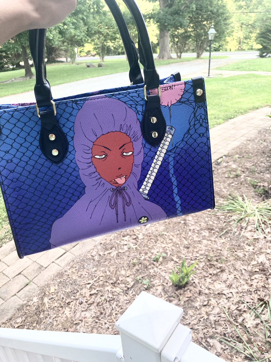Out gettin Schwifty with my new bag ☺️☺️☺️🙃🙃🥰🥰🤭🤭 Thank you so much @CLUBMARSLLC it literally could not be better!! Just wait til I post my wallet! 🔥🔥🙌🙌