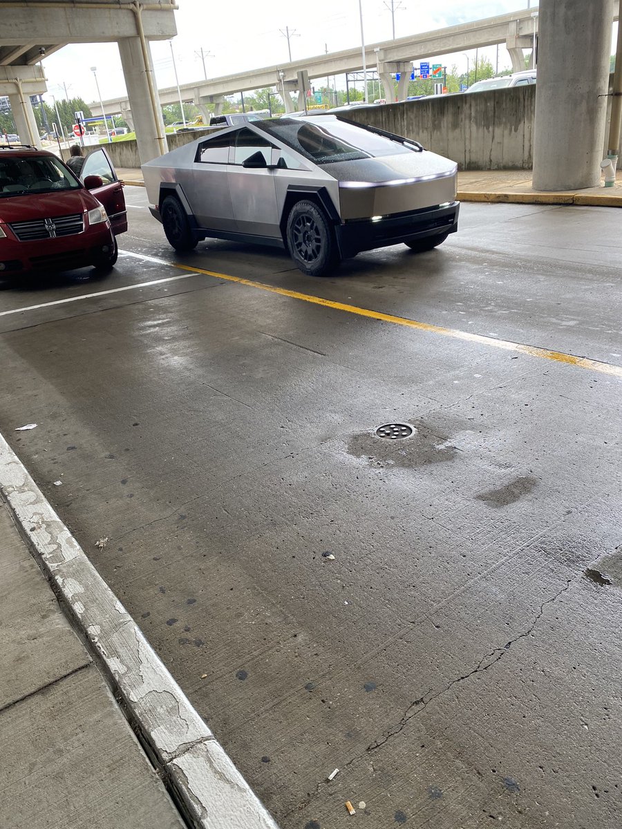 ElleMcPoopson on 🦋 tweet media