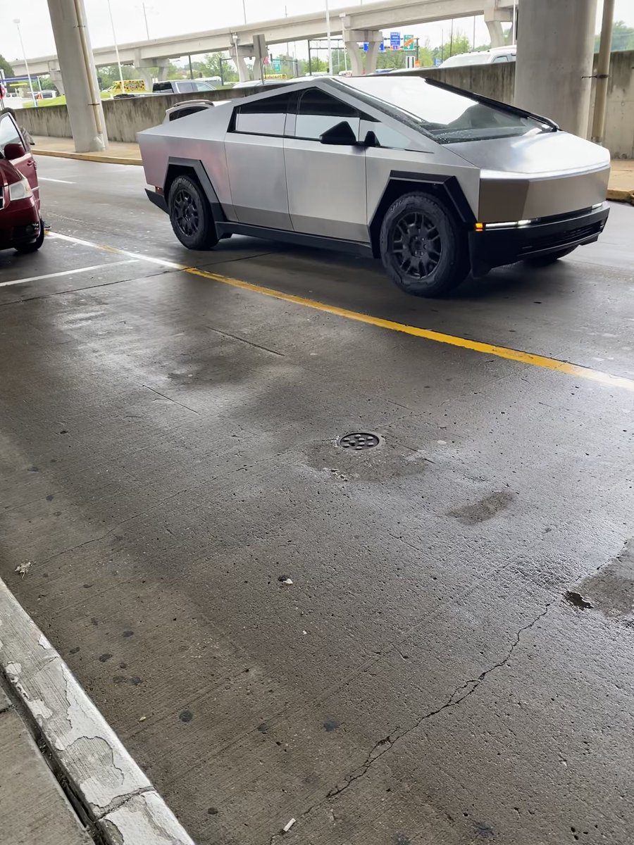 ElleMcPoopson on 🦋 tweet media