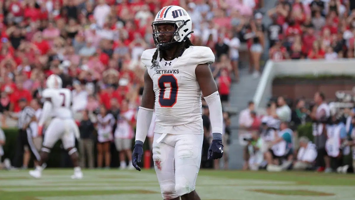 gsingleton06's tweet photo. After a great conversation with @CoachAClifton  I’m bless to receive my first D1 offer from UT Martin 🟠🔵
@MCJags_Football 
@MC_BIGBLUE 
@CoachT_Rob 
@shayhodge3 
@CoachMike93 
@UTM_FOOTBALL 
@Boobie24Dixon 
@LawrencHopkins https://t.co/dtVe34yU4N