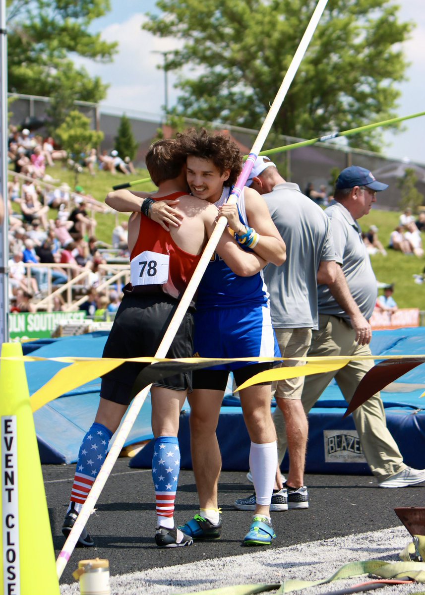 PrepRunningNerd's tweet photo. Sam Edmonds of Wahoo.  He didn’t win the Class B pole vault but he won the season.  A senior, he had never vaulted  before this season.  He broke the Wahoo school record twice today, clearing 14-06 for third place. https://t.co/bNaILZPfcF