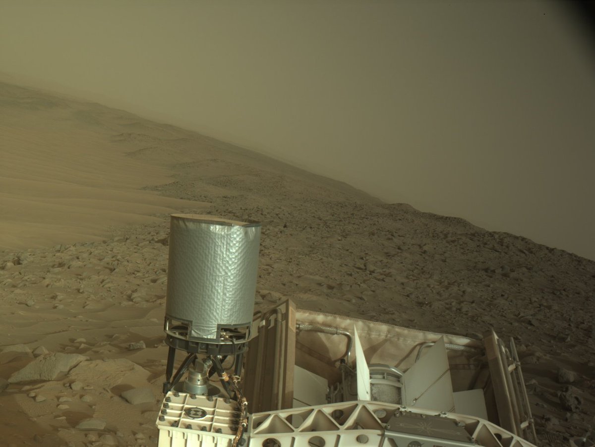 It's been a little dusty here in Jezero Crater lately, but that's to be expected... we're in the heart of Martian dust season! How is it going for you, @MarsCuriosity?