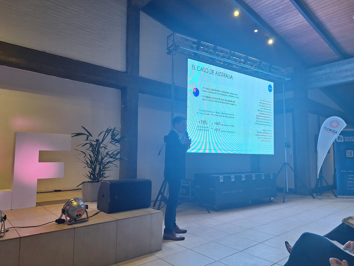 En la <a href="/_splf/">SPLF</a> escuchando la propuesta de trabajo para potenciar el riego en los sistemas lecheros. Propuesta que surge a partir del instrumento del fondo de estabilidad, una demanda muy fuerte del sector, diseñada en esta administración. Buen trabajo de <a href="/CERES_UY/">CERES</a> <a href="/IgnacioMunyo/">Ignacio Munyo</a>