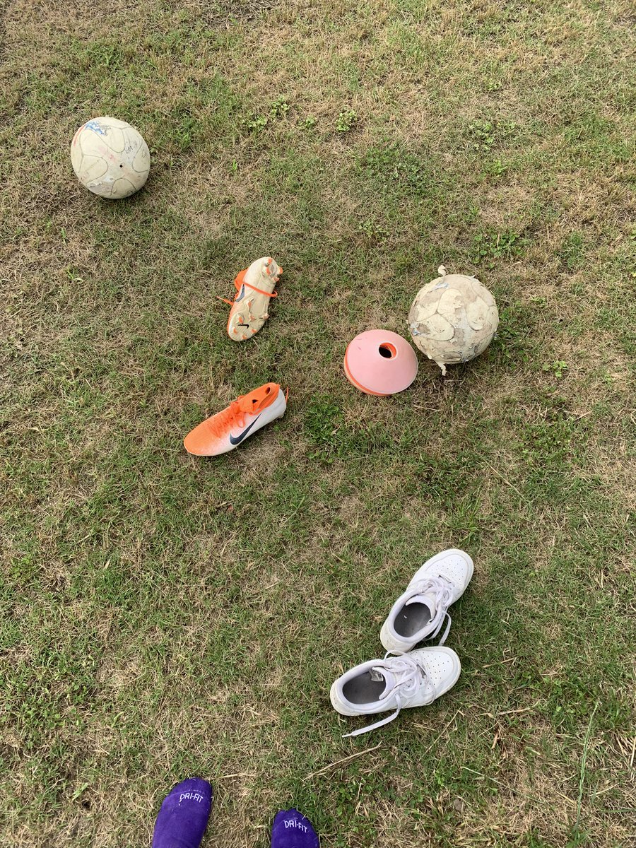 bratty_dess's tweet photo. Grind Don’t Stop.
#sprints
#changeofdirection
#ballskill https://t.co/wZdiXju4Ym