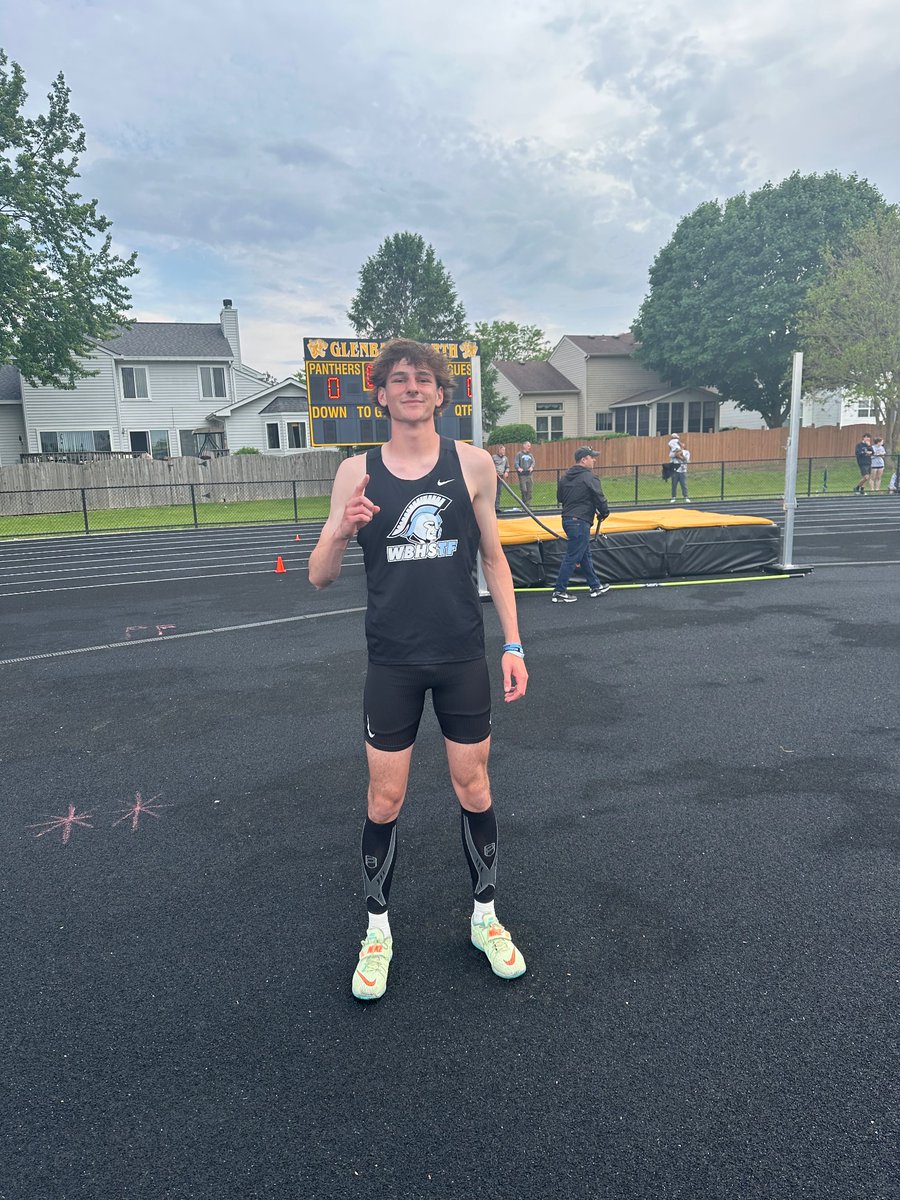 🚨Congratulations to Even Weder on punching his ticket to state and on earning a share of our school record in the high jump at 6’9”. Sectional champion!#DubsUp!