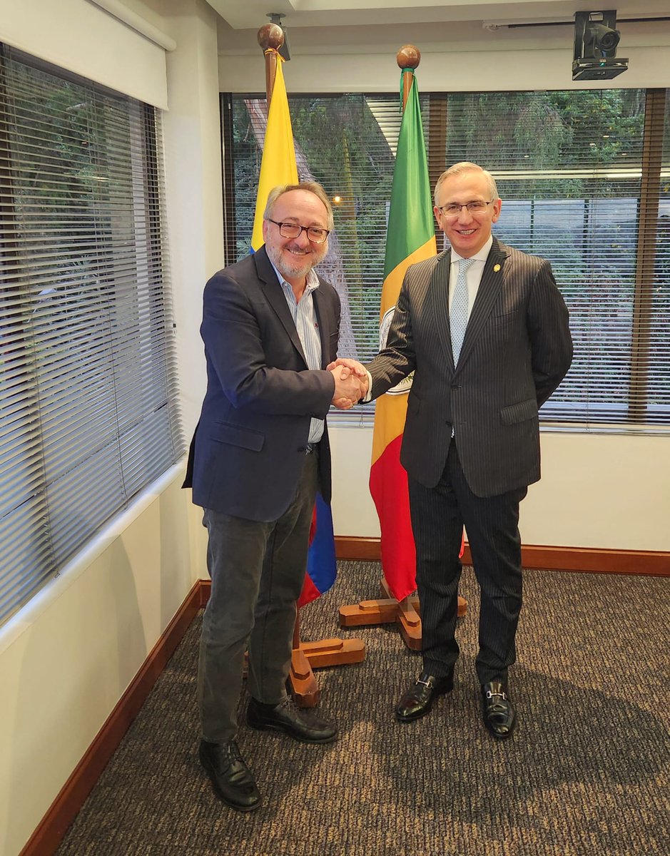 🤝 Manuel <a href="/HerreraGomez66/">Manuel Herrera Gomez</a>, Director Académico de Relaciones Internacionales de <a href="/UNIRuniversidad/">Universidad Internacional de La Rioja (UNIR)</a>, se reunió en Bogotá con <a href="/HernandoParraN/">Hernando Parra Nieto</a>, rector de la <a href="/UExternado/">U.Externado</a>. En dicho encuentro se exploraron vías de colaboración entre ambas instituciones educativas.