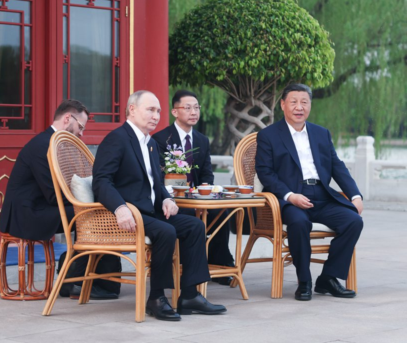Might Xi prod Putin to settle with Ukraine? They met specially in Zhongnanhai for 'an in-depth exchange of views on the Ukraine crisis' I'm not optimistic, but Xi did tell Putin for the first time (AFAIK) China wants 'an early 早日 political settlement of the Ukraine issue' 1/