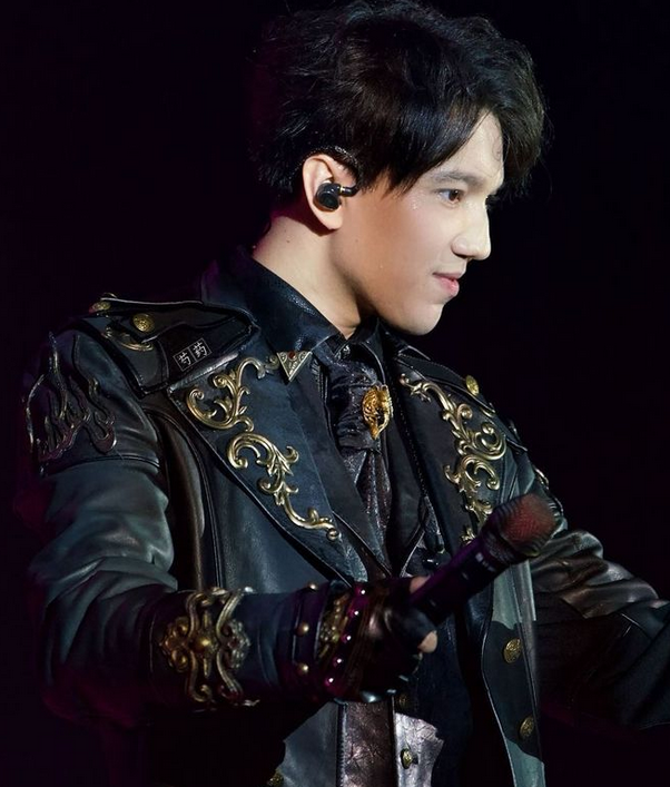 @dearslatinas @dimash_officialis a such a rare talent!
Enjoy  @dimash_official 's songs on Spotify and YouTube Don't miss his live performances at #30thBirthdayConcert #StrangerWorldTour 
DIMASH CONCERT ISTANBUL