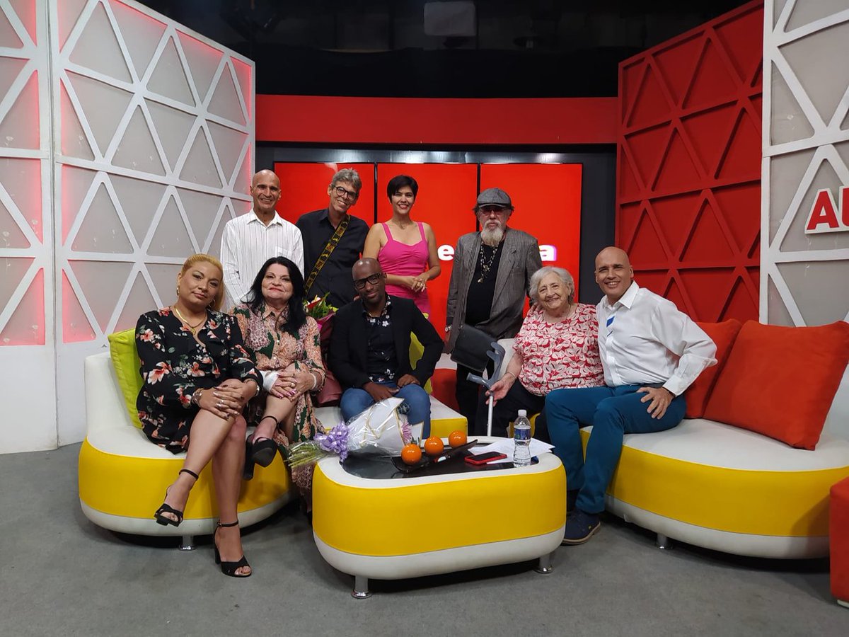 📷 #Hoy tuvimos a bien participar junto a valiosos amigos en el programa: 📺 Al Mediodía en TV, 🙏 👉Dedicado a homenajear nuestra institución cultural, que el próximo #16deJunio celebrará el 65 aniversario de su fundación. 👏 #MejorArteParaTodos