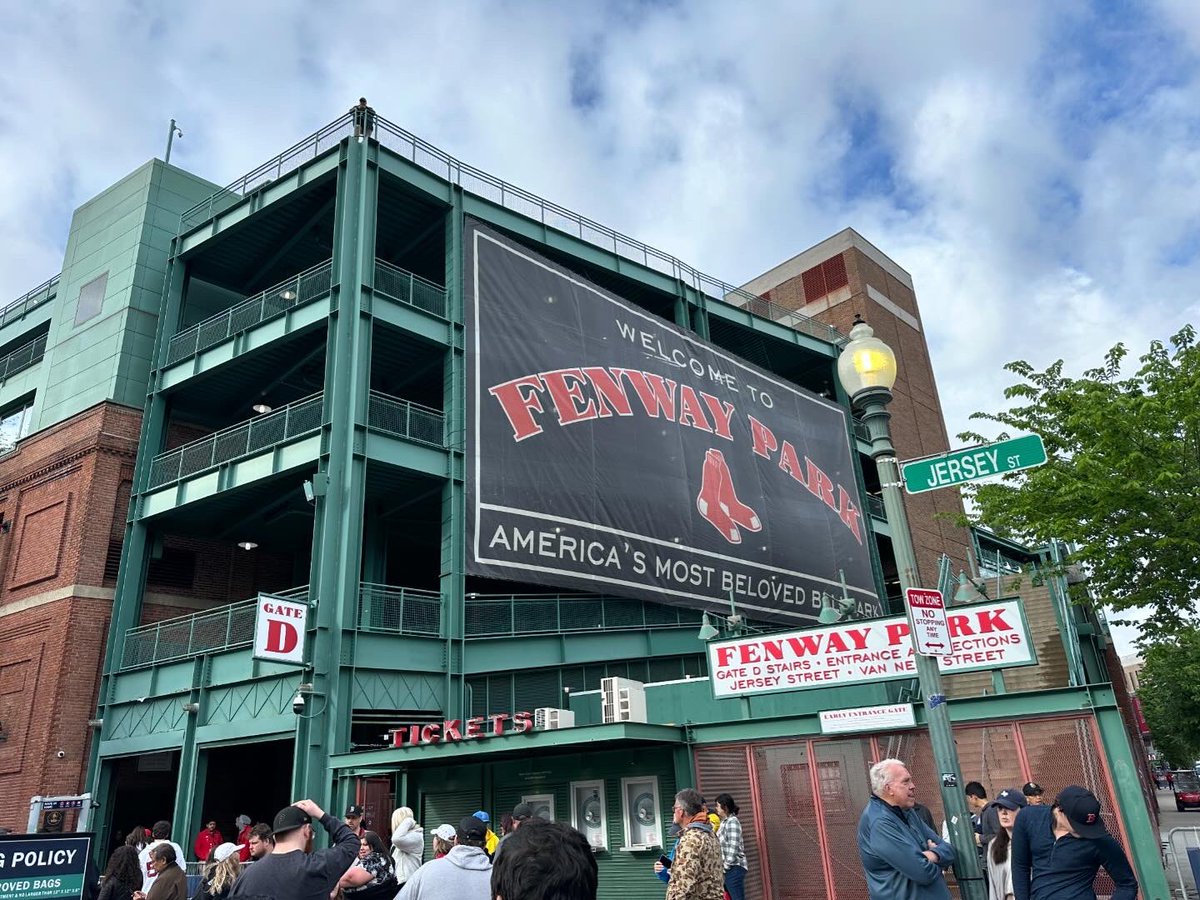 Back at @FenwayPark! Happy to be seeing the @RedSox again here in #Boston, #MA — it’s never a bad day when you’re at Fenway. Huge thanks to @LeeWeissLGM for making it all happen. ⚾️