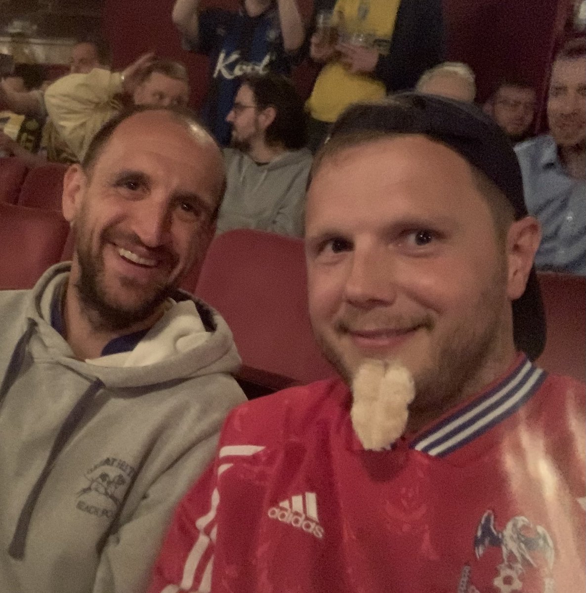 experryment's tweet photo. Thank you @QuicklyKevin for an awesome end to a truly nostalgic journey!Keegan, Martyn(both) &amp; CM97/98 a perfect finale👌There was one Sasa in the building,wasn’t loud enough to catch attention! Prob for best,Writing on wall when they took my placard off me at the door 😭 #qklive https://t.co/i72x4FiWT3