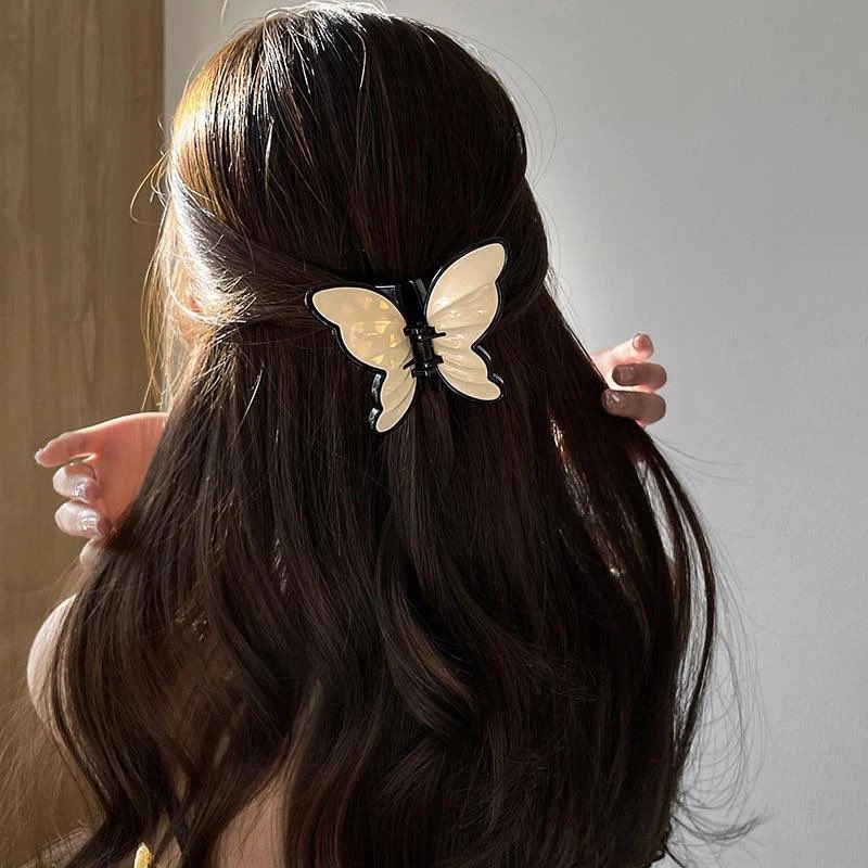 Butterfly hair claw 🦋