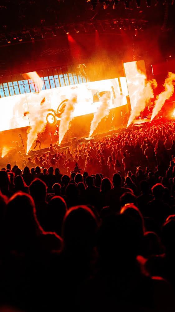 GSPSProduction's tweet image. &amp;amp; @MALighting, @Robelighting (@TheRobeWay), and @ChauvetPro lighting gear. AJR returns to the stage June 23rd in Norfolk, VA 🎥

📸: Austin Roa 

#video #roevisual #ross #barco #disguiseone #panasonic #lighting #ROBE #therobeway #chauvet #MALighting #AJR #TMMTour

(2/2)