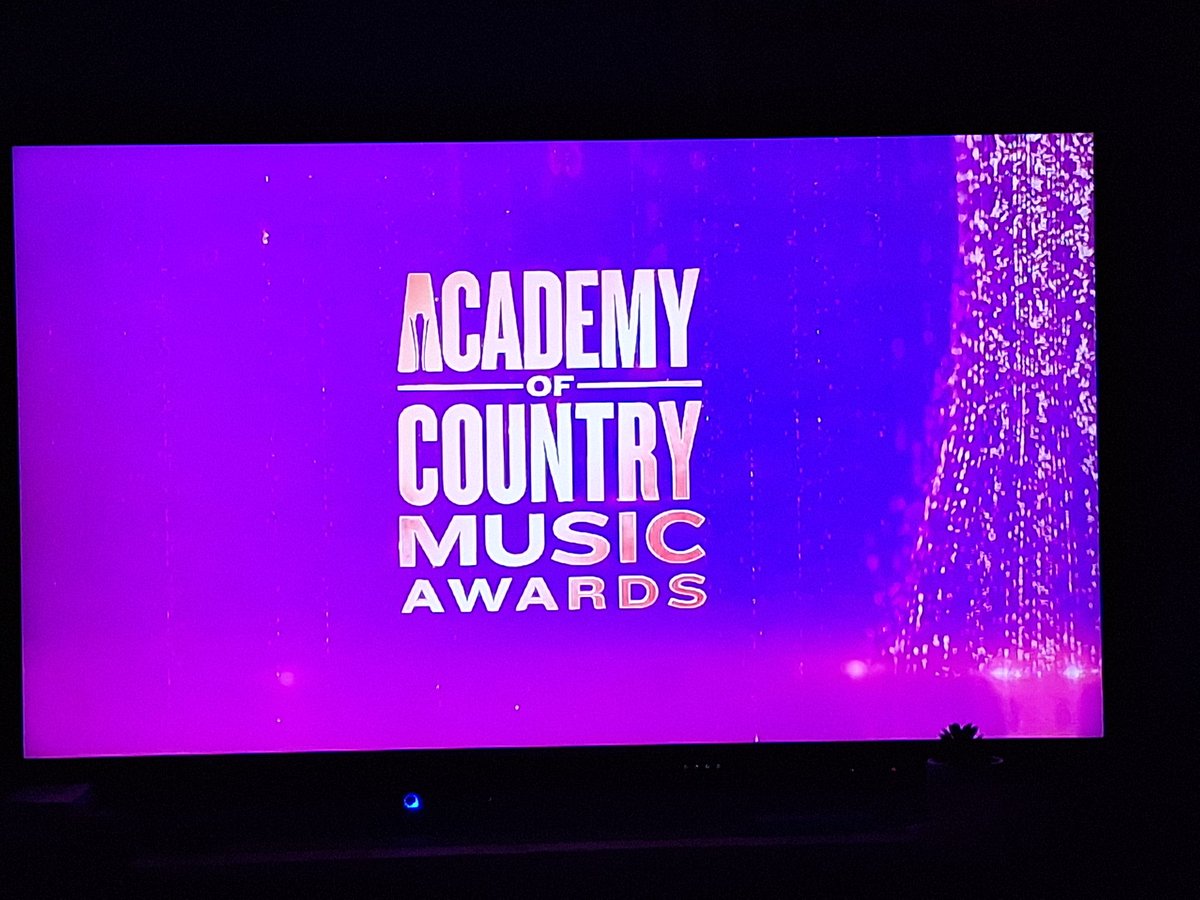 Parkered82's tweet image. Stuck on this screen  in UK. Has it started yet?  #acmawards    #primevideo