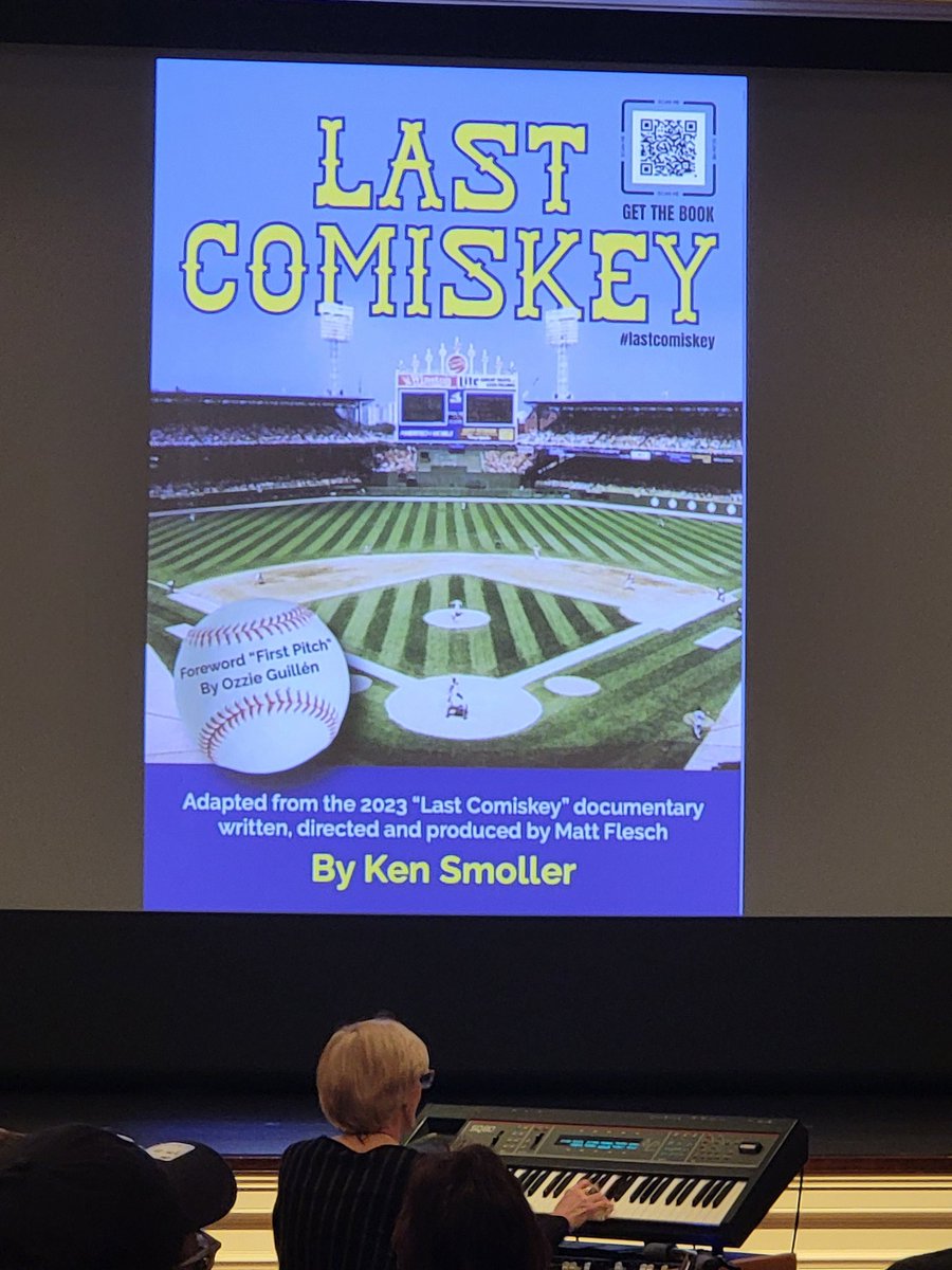 At the @LastComiskey book launch with @played41 entertaining the crowd. @DanEvans108 wish you were here! Thanks to @StadiumVagabond for a great event!