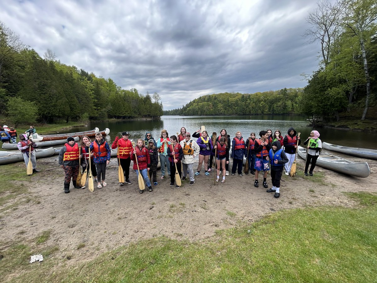 The 7/8s from <a href="/MollyBrant_LDSB/">Molly Brant ES</a> were absolute troopers on Tuesday. It rained but it didn’t stop them from getting out on the lake for some canoeing. 
<a href="/gouldlake_LDSB/">@gouldlake_LDSB</a>