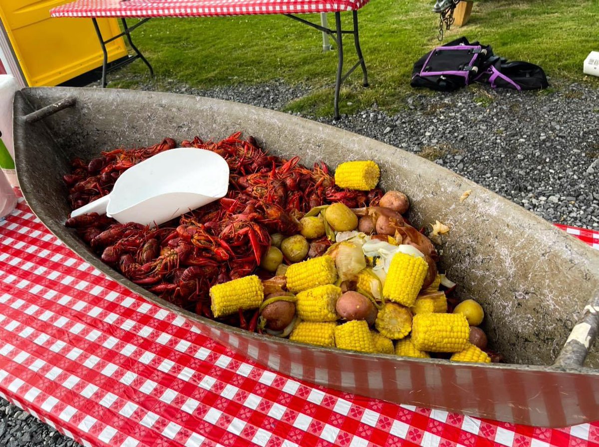 skliebert's tweet photo. Nicholls Colonels 4 McNeese Cowboys 0, Bottom of 4th - Coaches Committee is out in full force! #DirtyRed #ColonelBaseball #CoachesCommittee https://t.co/JUWpVedcPq
