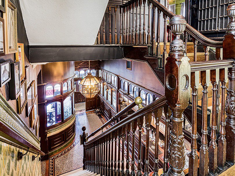 Excellent <a href="/LeedsCivicTrust/">Leeds Civic Trust</a> event at the magnificent <a href="/AdelphiLeeds/">The Adelphi</a> discussing the future of #pubs with <a href="/kirkstallbrew/">Kirkstall Brewery</a>’s Steve Holt, <a href="/ProfessorPubUK/">Victoria Wells</a>, Leeds Beer Tours <a href="/LeedsCAMRA/">Leeds CAMRA</a> Mike Hampshire, very ably hosted by <a href="/RadioAndrewE/">Andrew Edwards</a> 

Thanks for inviting me! 🍻<a href="/CampaignforPubs/">Campaign for Pubs</a>