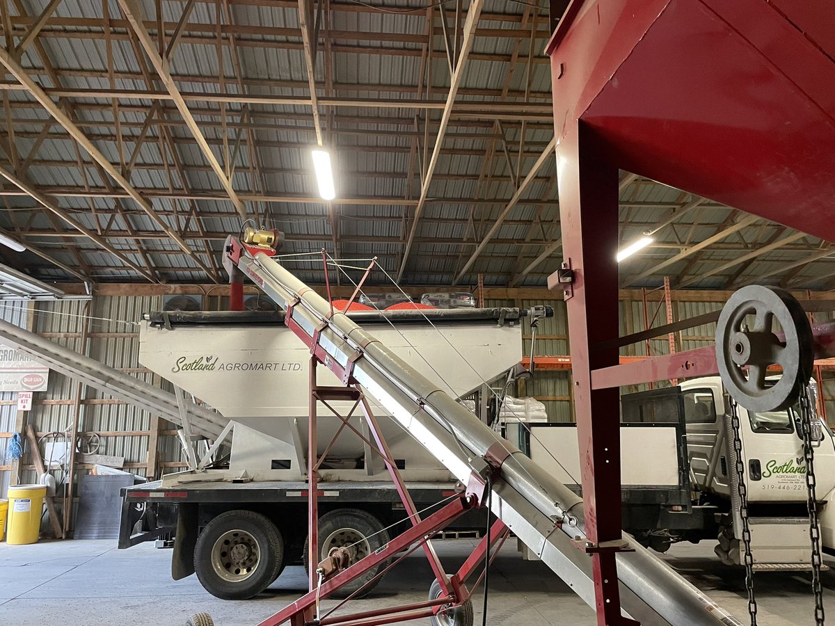 After 8:00PM bulk ….    Not headed out half full.    Ready for a big run.   #plant24 #dekalbseed  #syngentaseedcare #scotlandagromart