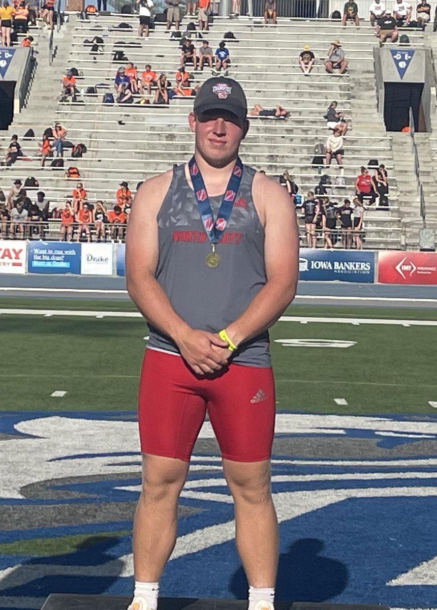 Making it official on the podium with a gold medal: 

4A Iowa discus champion Zach McMillian. Winning throw of 176-08