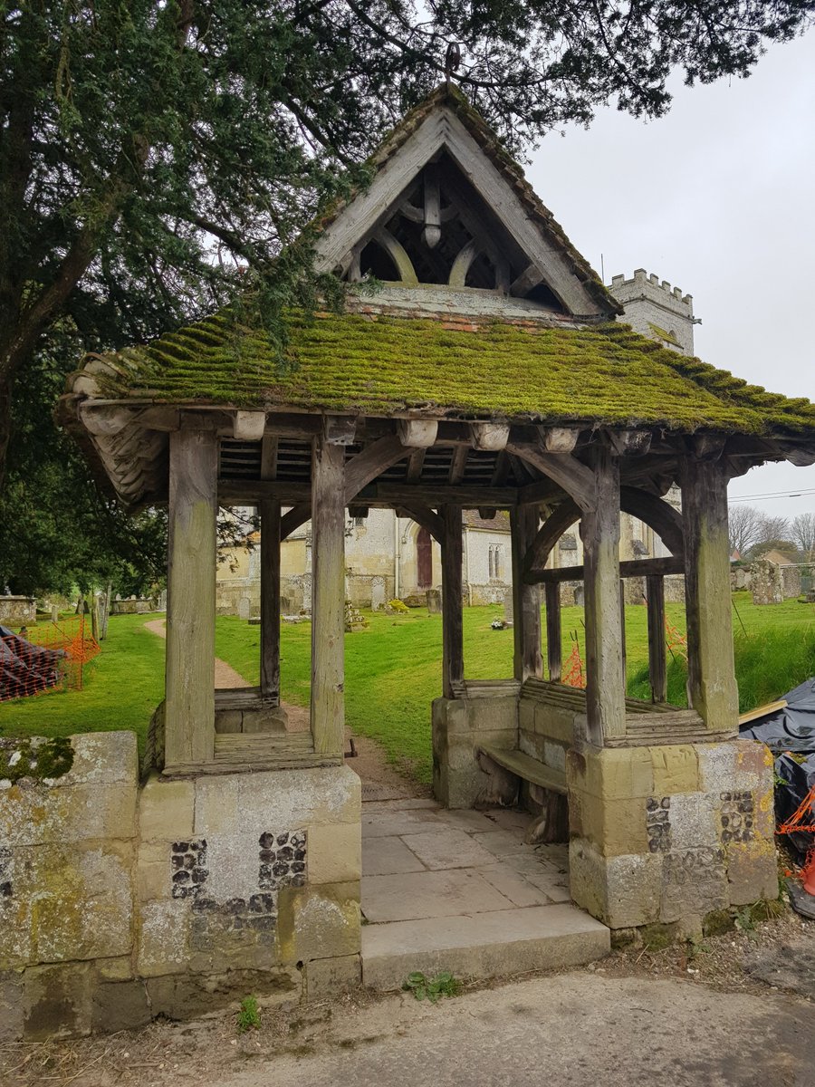 TheHistoryMouse's tweet photo. It's late. Oh so late. But it's never too late for some luscious lyches from the #AvonScamper2024. Lovely lychgates from #AllSaintsEnford #AllSaintsNetheravon #AllSaintsWoodford #Thursgate #TheHistoryMouseTopThree https://t.co/qmj0hqcWBj