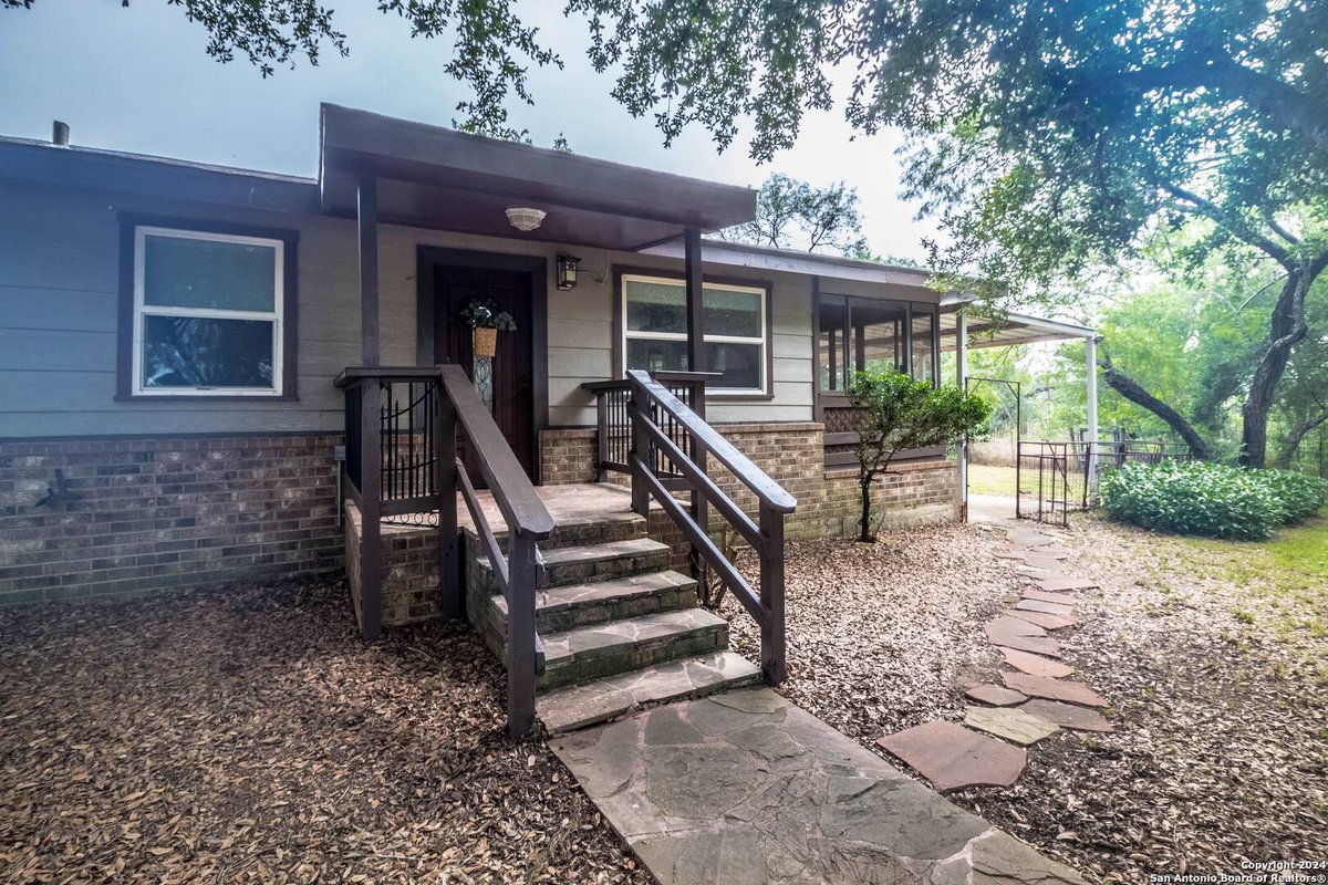 scottcpeck's tweet photo. Listing Address: 7820 TRIPLE OAKS DR, China Grove, TX 78263-4018
Listing Price: $449,900
Schedule a showing and request more information here: https://t.co/8pXA6LnmhM https://t.co/rHYafpV7E0